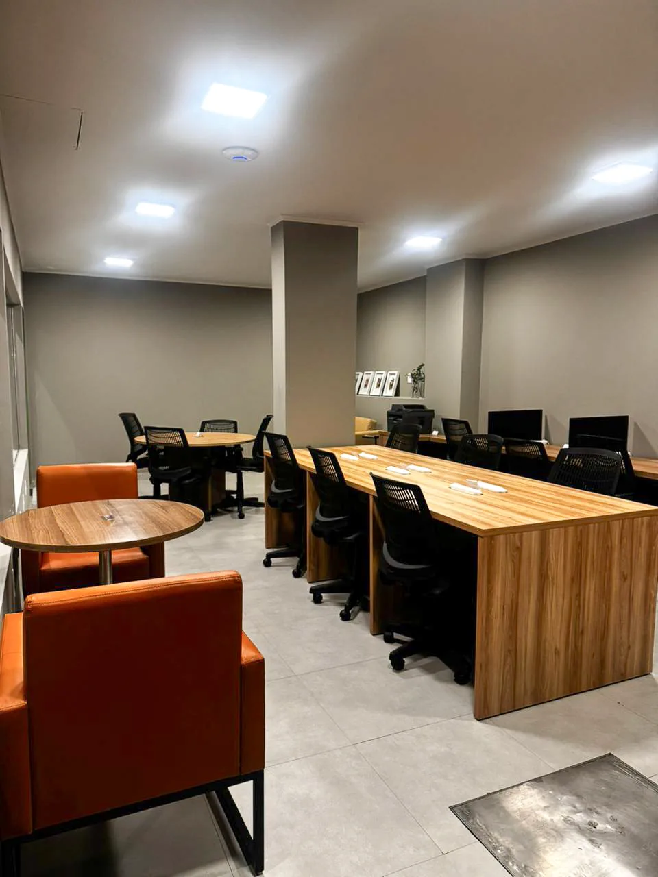 Espaço de coworking 24 horas do Belém Soft Hotel (03)
